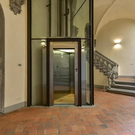 Buonarroti Big With Terrace In Oltrarno Daire *